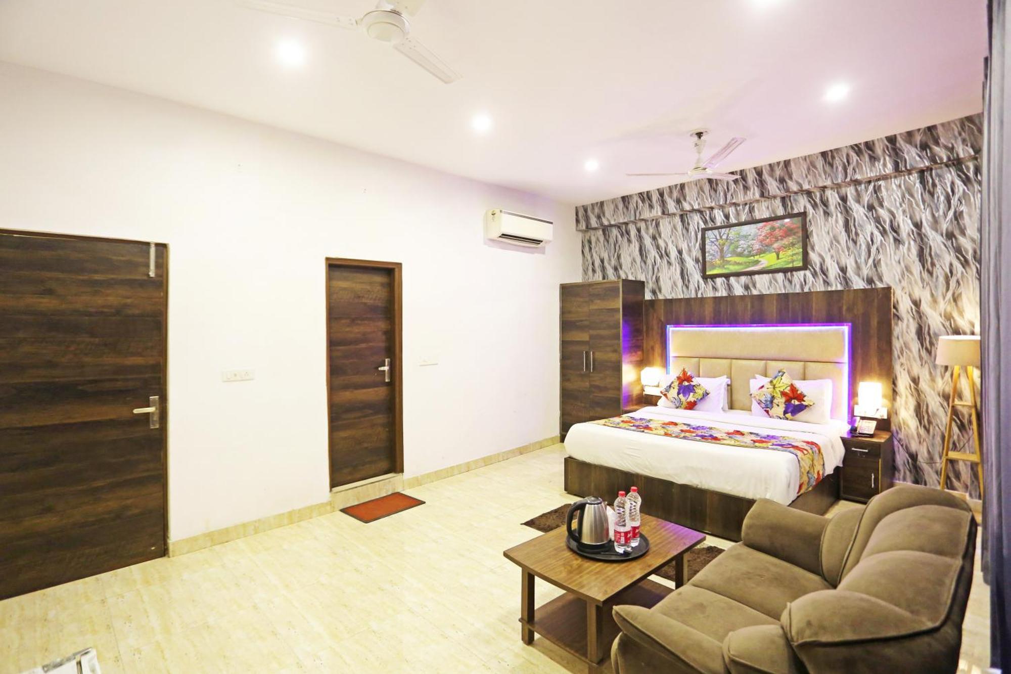 Hotel The Kiara Near Delhi Airport New Delhi Exterior photo