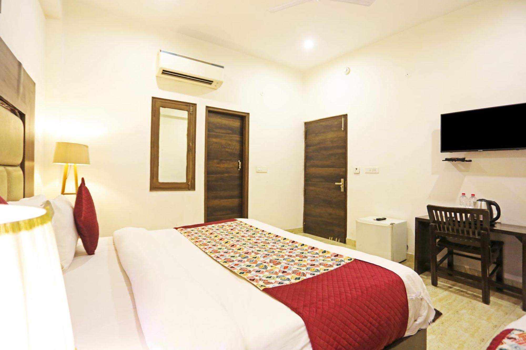 Hotel The Kiara Near Delhi Airport New Delhi Exterior photo